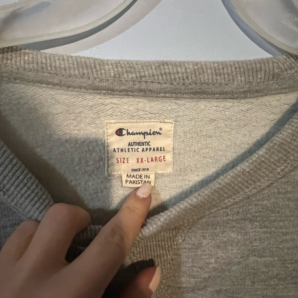 Champion pullover - Picture 2 of 3